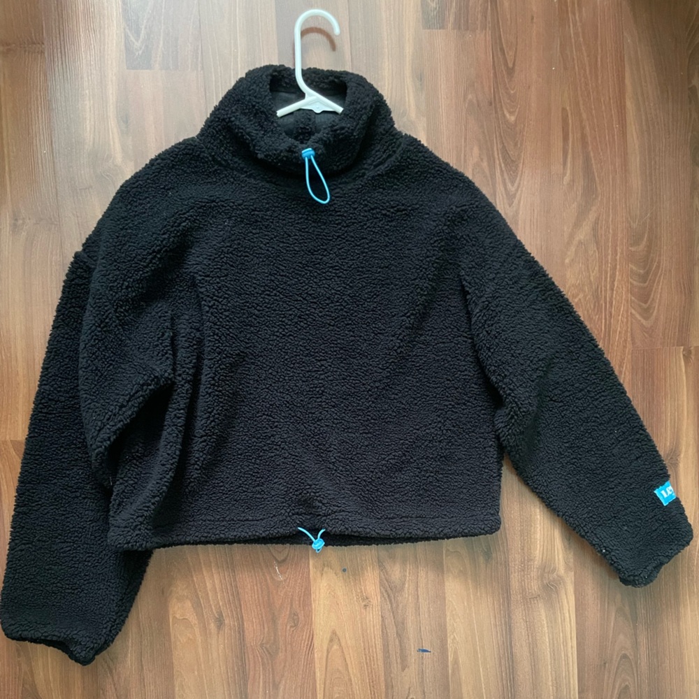 Cozy Black Levi’s Fleece Sweater